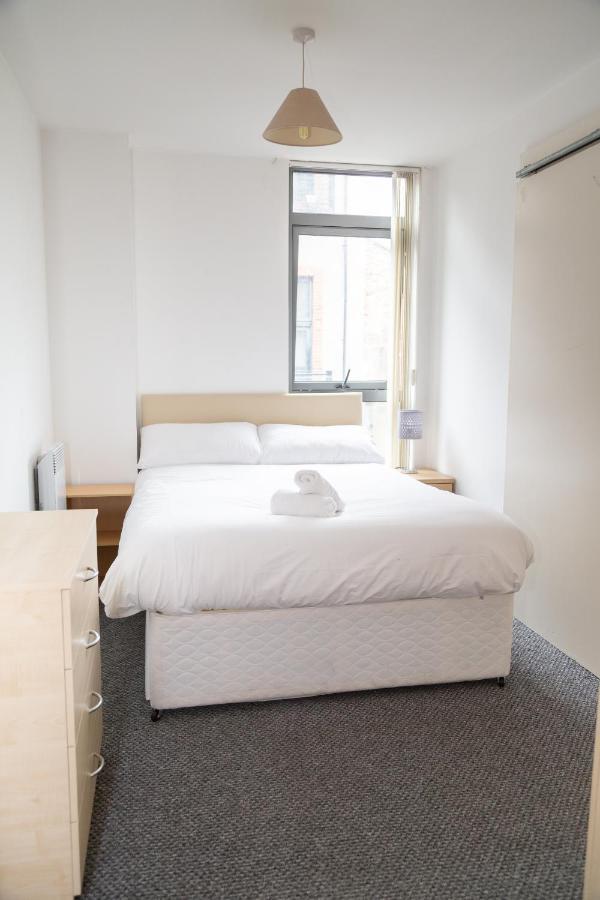 Serviced Apartment In Liverpool City Centre - Free Parking - Balcony - By Happy Days Zewnętrze zdjęcie
