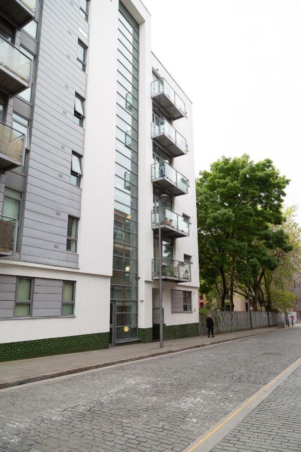 Serviced Apartment In Liverpool City Centre - Free Parking - Balcony - By Happy Days Zewnętrze zdjęcie