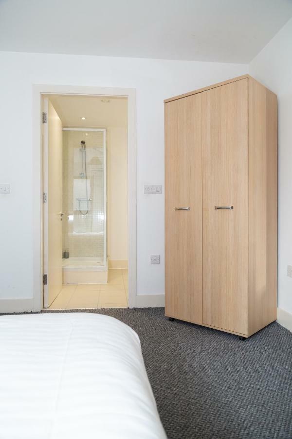 Serviced Apartment In Liverpool City Centre - Free Parking - Balcony - By Happy Days Zewnętrze zdjęcie