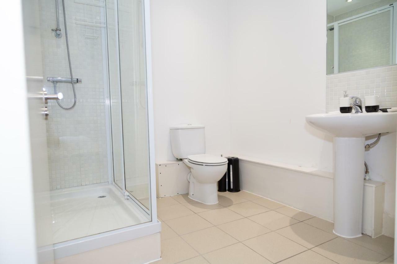 Serviced Apartment In Liverpool City Centre - Free Parking - Balcony - By Happy Days Zewnętrze zdjęcie